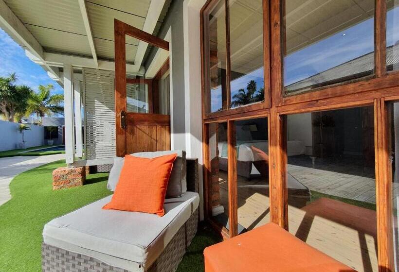 اتاق لوکس, Two Fat Owls Guesthouse
