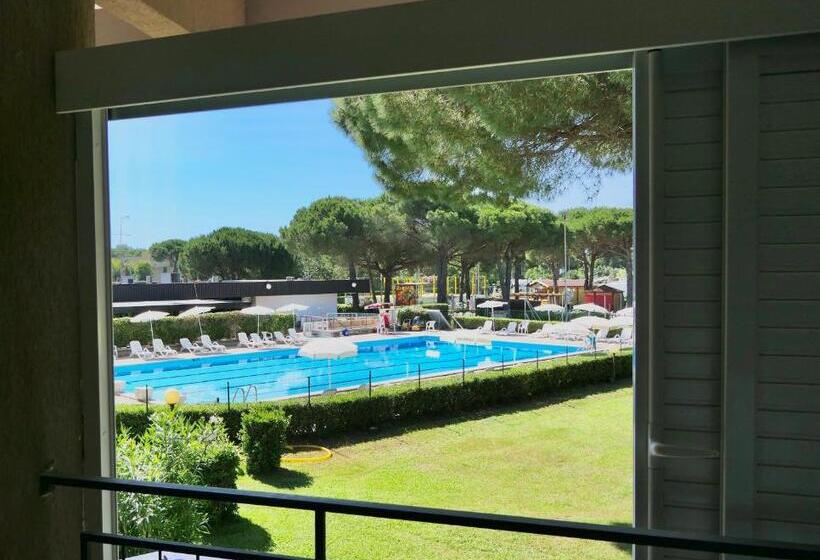 Апартаменты 1 Спальня, Apartment 3 Beds In Residence With Swimming Pool Bed And Bath Linen Included