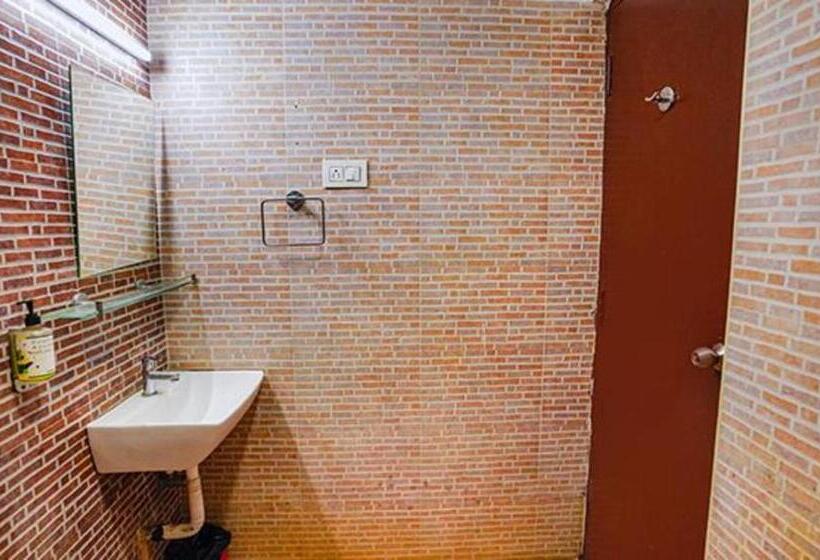 اتاق لوکس, Fabhotel Earth   Nr Phoenix Marketcity Chennai