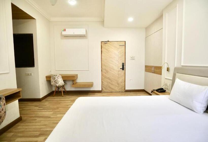 Трехместный Номер Классика, Wish Leisure, Noida, Sector 104