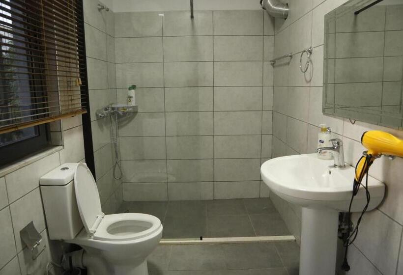 标准三人间, Illyrian Studio Apartment 1