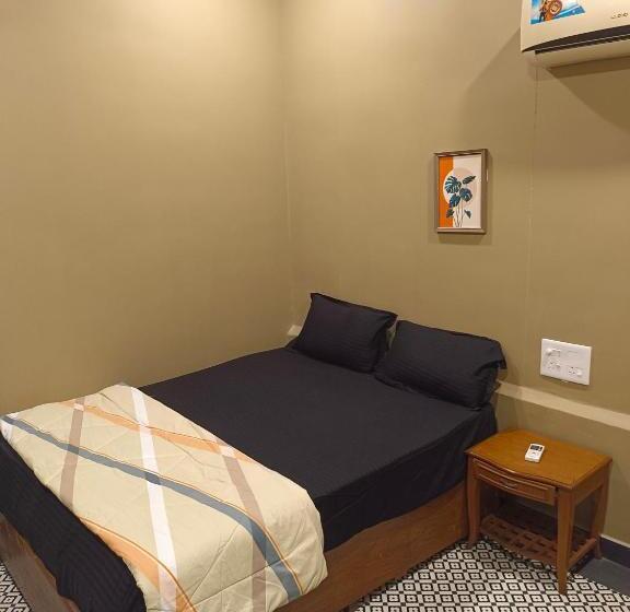 Стандартный Номер Кровать Кинг, South Delhi Restaurant And Resort