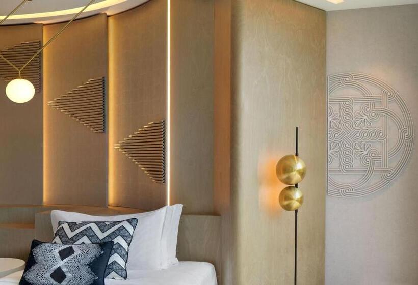اتاق لوکس, Paragraph Freedom Square, A Luxury Collection Hotel, Tbilisi