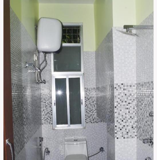 اتاق کلاسیک سه تخته, Dug Inn