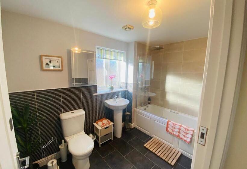 Номер Стандарт Вид на Парк, Number 2, Spacious Rooms, Near Ironbridge!
