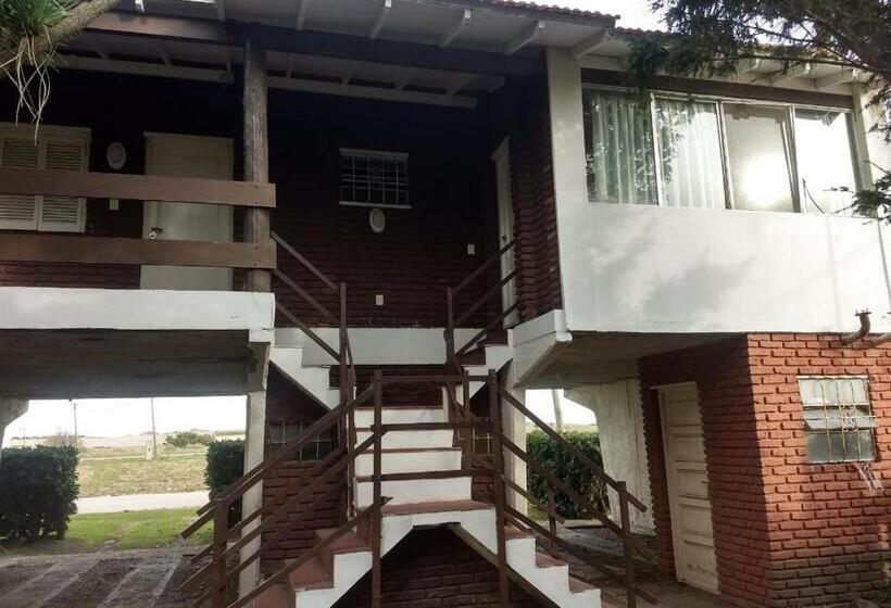 침실 2개 아파트, Bqs House