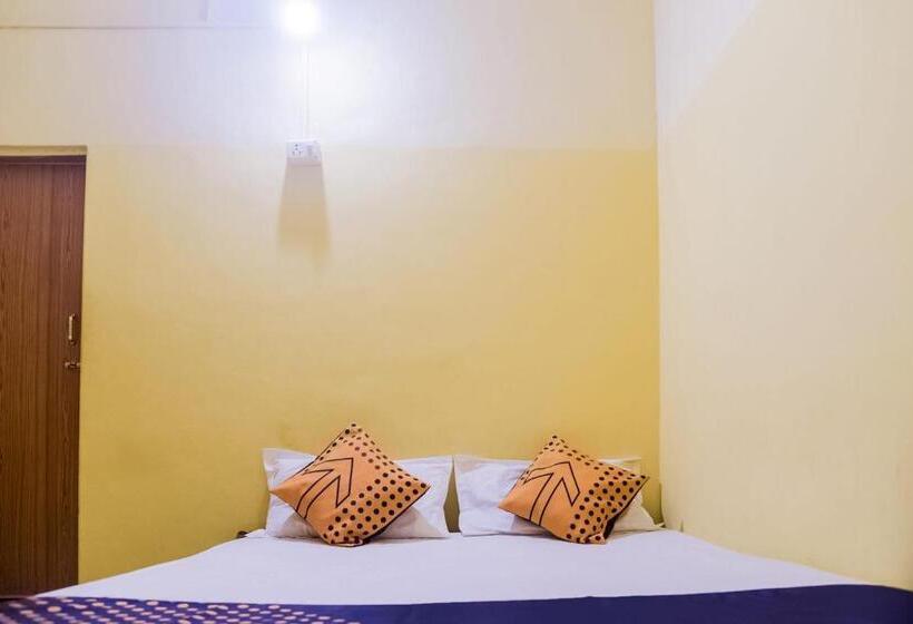 اتاق کلاسیک سه تخته, Oyo Flagship The Residence Inn