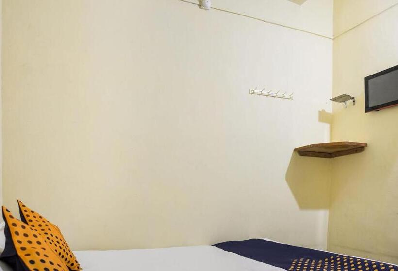 اتاق کلاسیک سه تخته, Oyo Flagship The Residence Inn