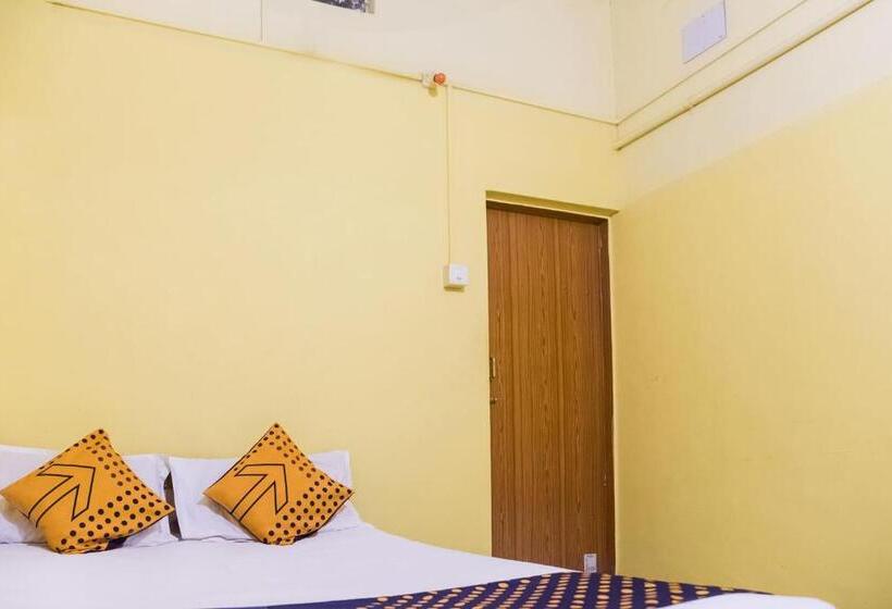 اتاق کلاسیک سه تخته, Oyo Flagship The Residence Inn