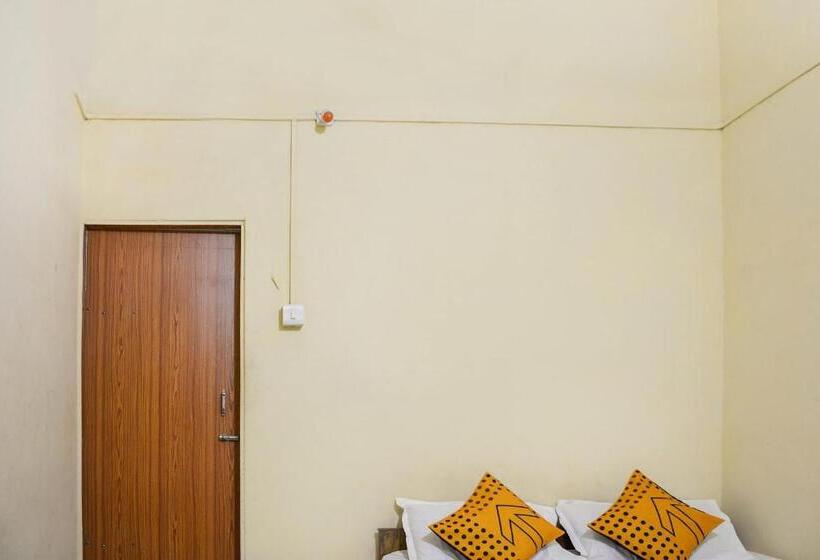 اتاق کلاسیک سه تخته, Oyo Flagship The Residence Inn