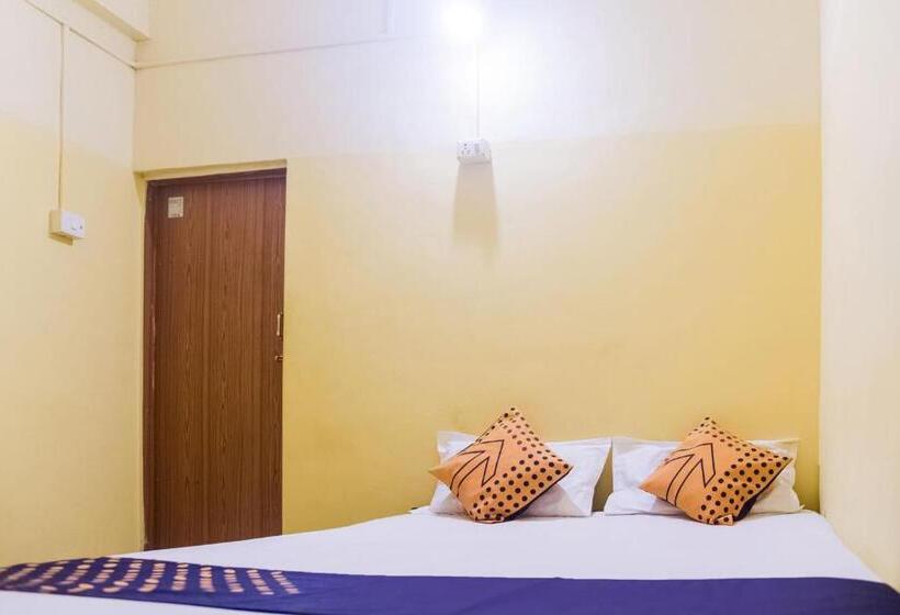 اتاق کلاسیک سه تخته, Oyo Flagship The Residence Inn