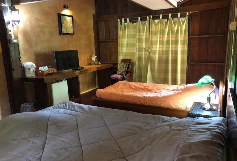 Трехместный Президентский, Ban Kaew Mo Ra Glamping & Restaurant