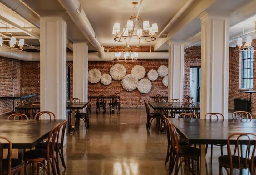 Люкс Вид на Реку, Hatchery Riverside Hotel & Event Venue