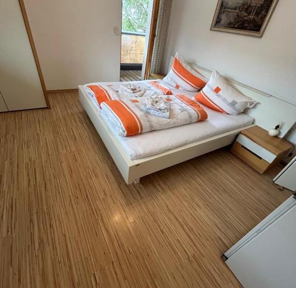 Номер Стандарт, Austrian Motel Heiss
