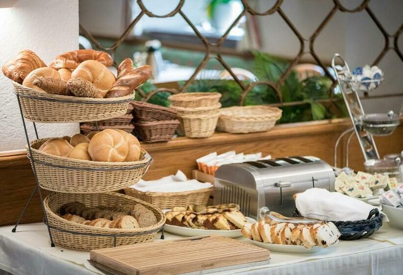 اتاق استاندارد سه نفره, Plankenhof B&b