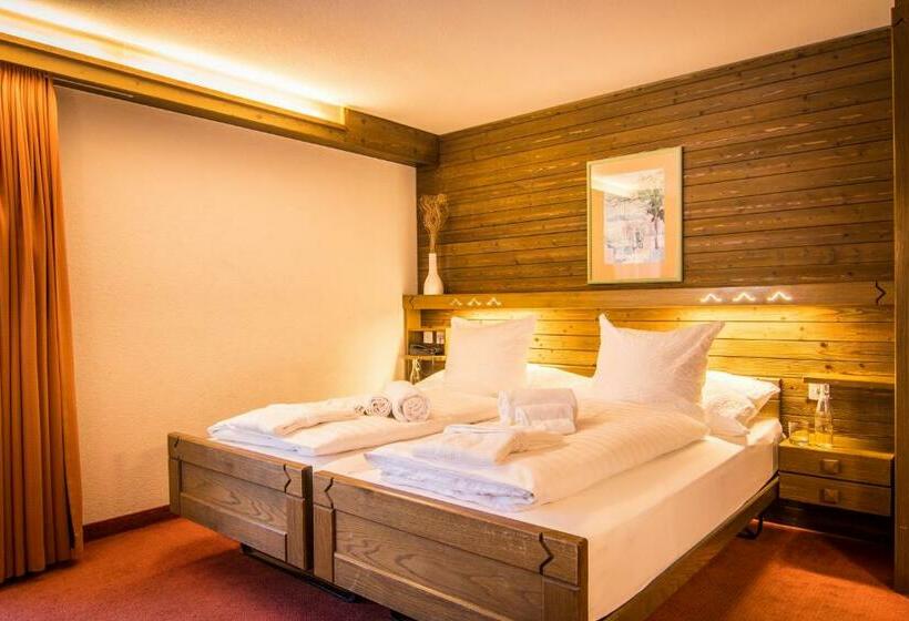 اتاق استاندارد, La Collina