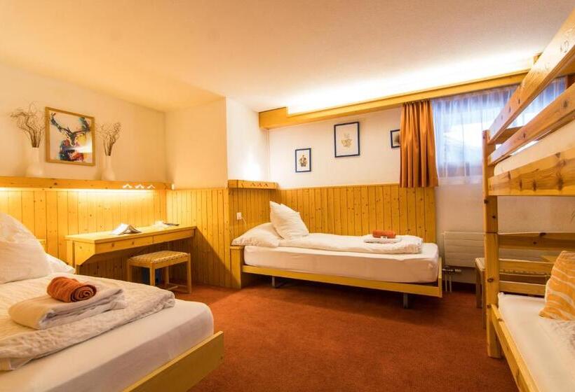 اتاق استاندارد, La Collina