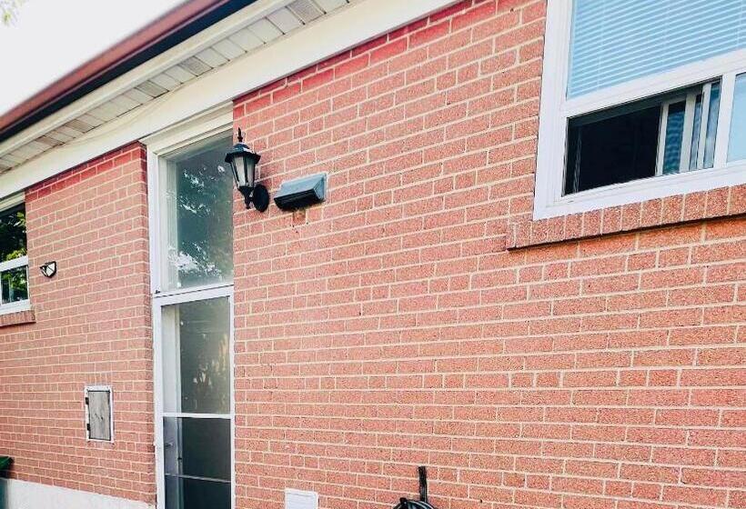 标准间, Toronto Bed & Breakfast   Free Parking, Subway Access