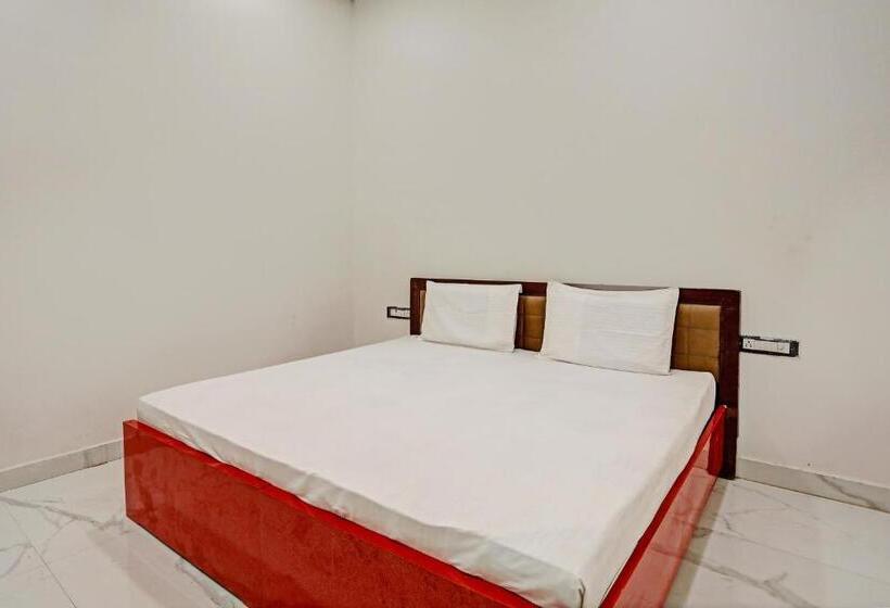 Трехместный Номер Классика, Oyo Highway Inn