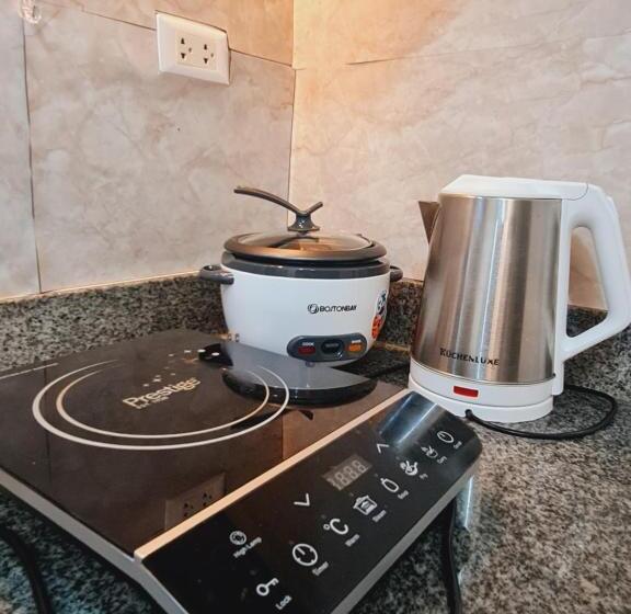 Люкс с Балконом, Janz Davao Condo Staycation Near Davao Airport