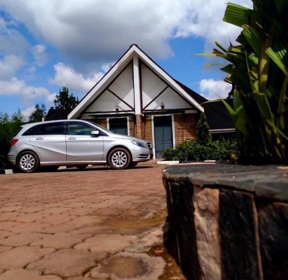 اتاق خانوادگی, Kabale Safari Club