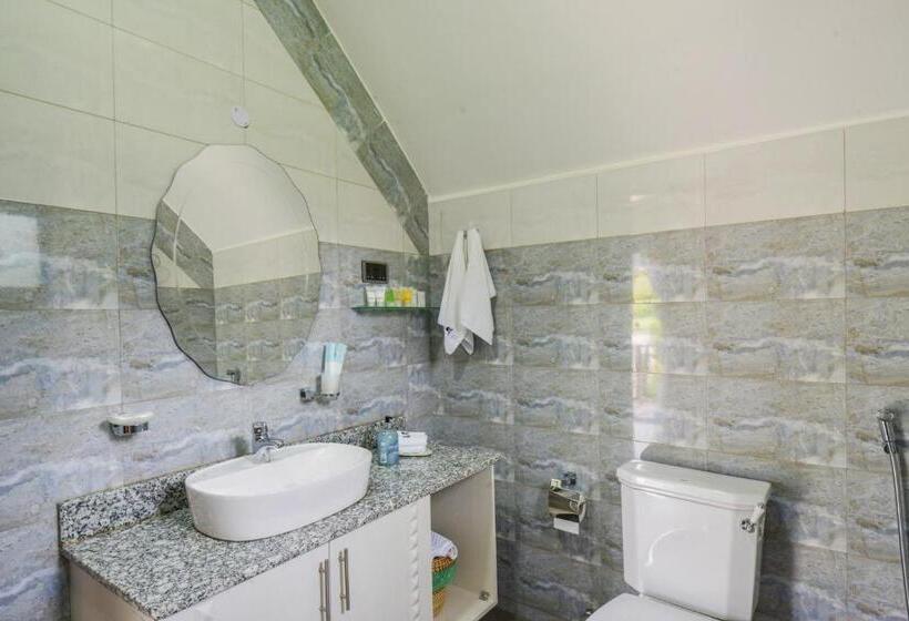 اتاق استاندارد, Kabale Safari Club