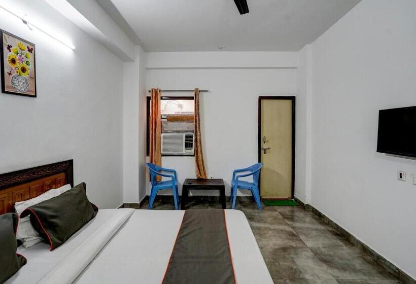 Трехместный Номер Классика, Oyo Flagship Omi Rooms