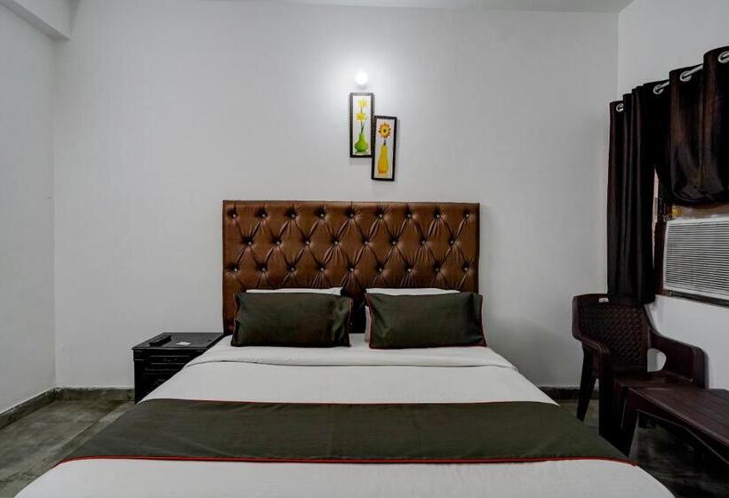 Трехместный Номер Классика, Oyo Flagship Omi Rooms