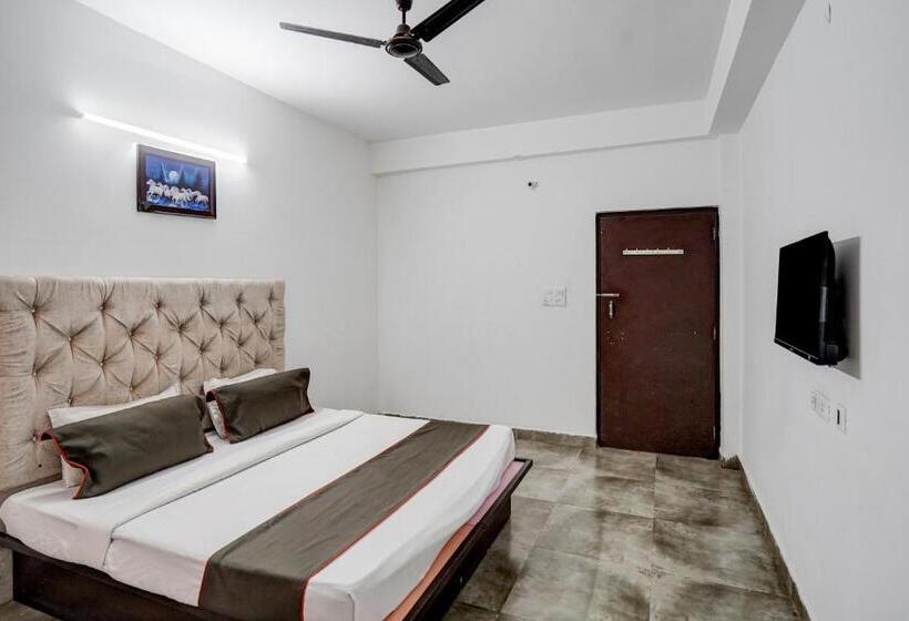 Трехместный Номер Классика, Oyo Flagship Omi Rooms