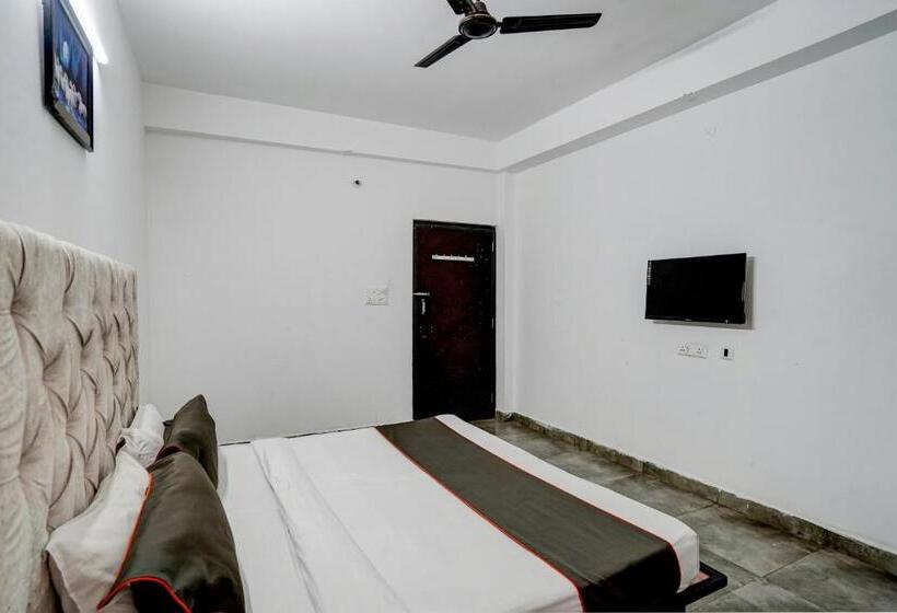 Трехместный Номер Классика, Oyo Flagship Omi Rooms