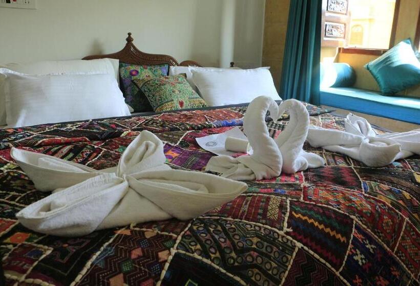 발코니 디럭스 룸, Blue Eye Hostel