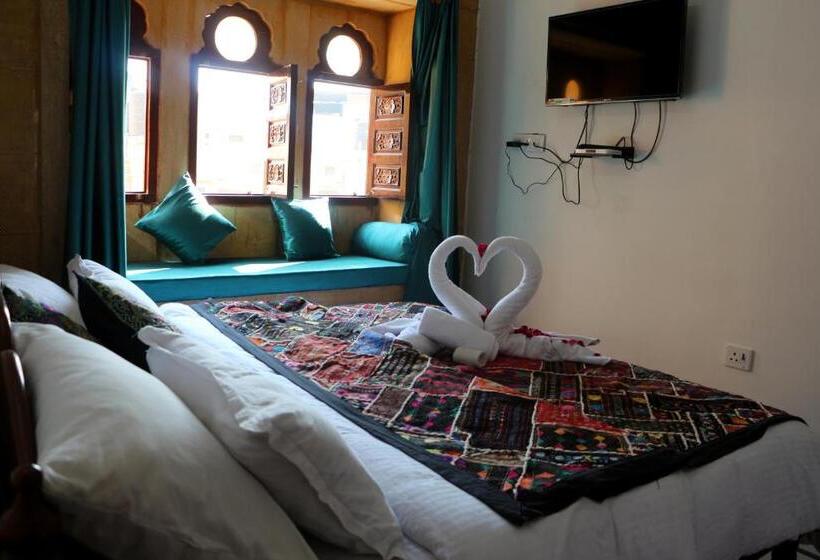 디럭스 룸, Blue Eye Hostel