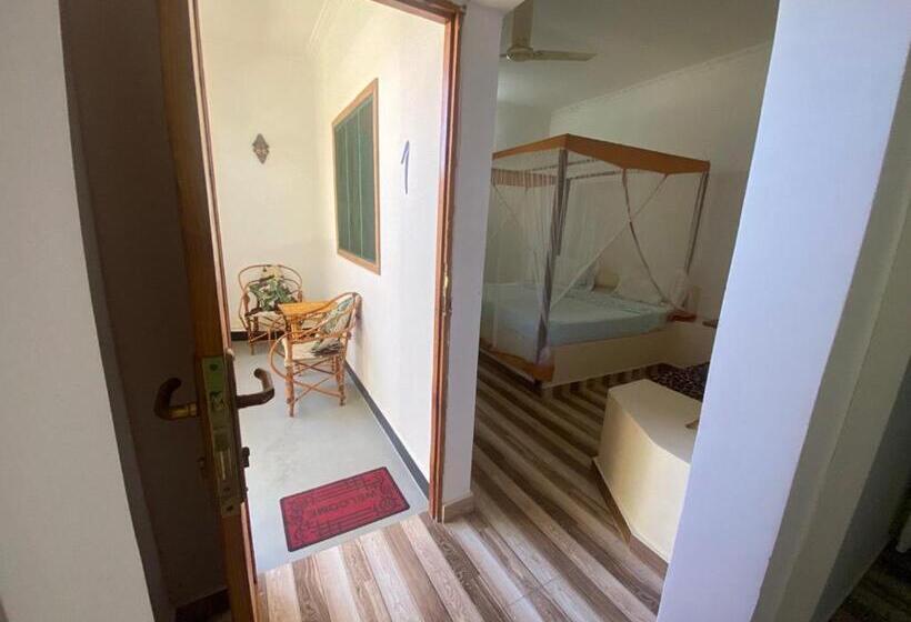 庭の見えるスタンダードトリプルルーム, Villa Raffaele B&b