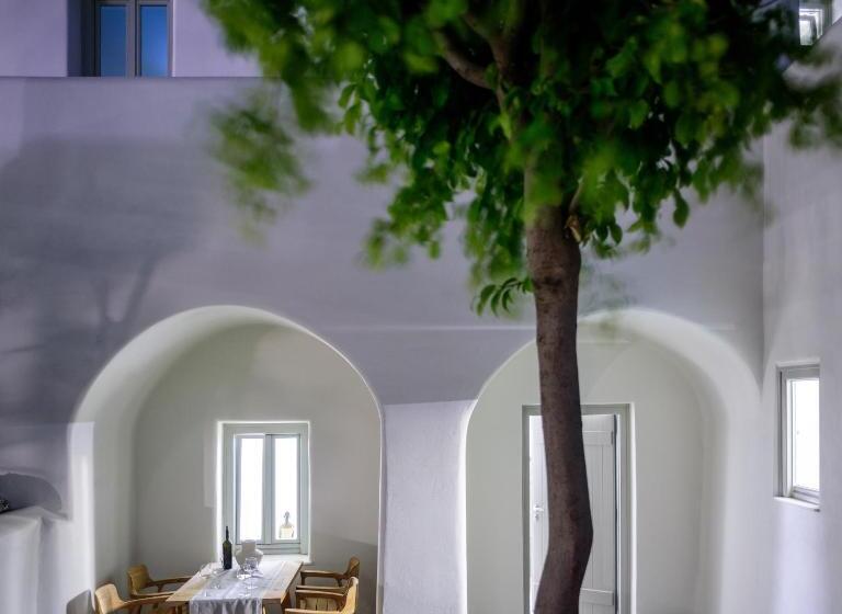 Люкс Повышенной Комфортности, Oia Treasures Art Suites