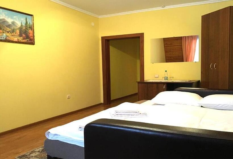 Семейный Номер Вид на Горы, Motel Karpaty