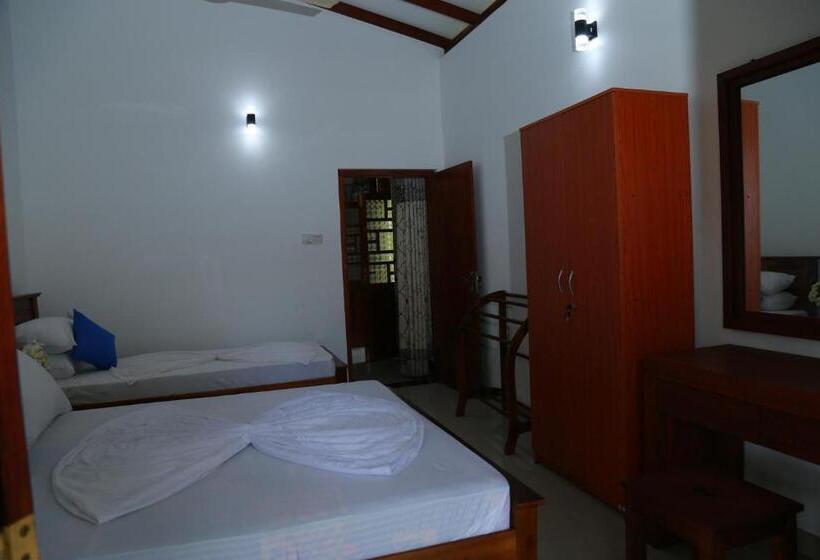 Номер Стандарт Трехместный, White Villa Koggala