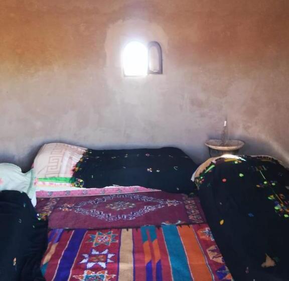 اتاق استاندارد سه نفره, Camp Iguidi Tours