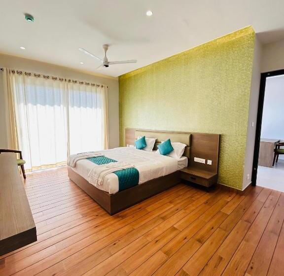 Люкс с Балконом, Vaga Nakshathra Suites