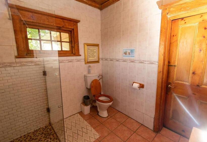 Семейный Номер, Pandora S Guesthouse