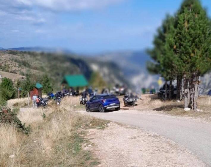 اتاق خانوادگی, Household Ušćumlić   Oaza Mira