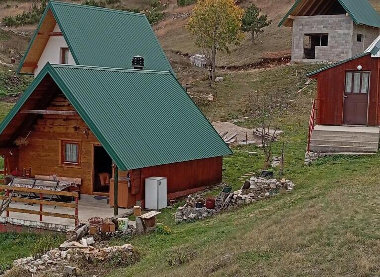 اتاق استاندارد چهار تخته, Household Ušćumlić   Oaza Mira