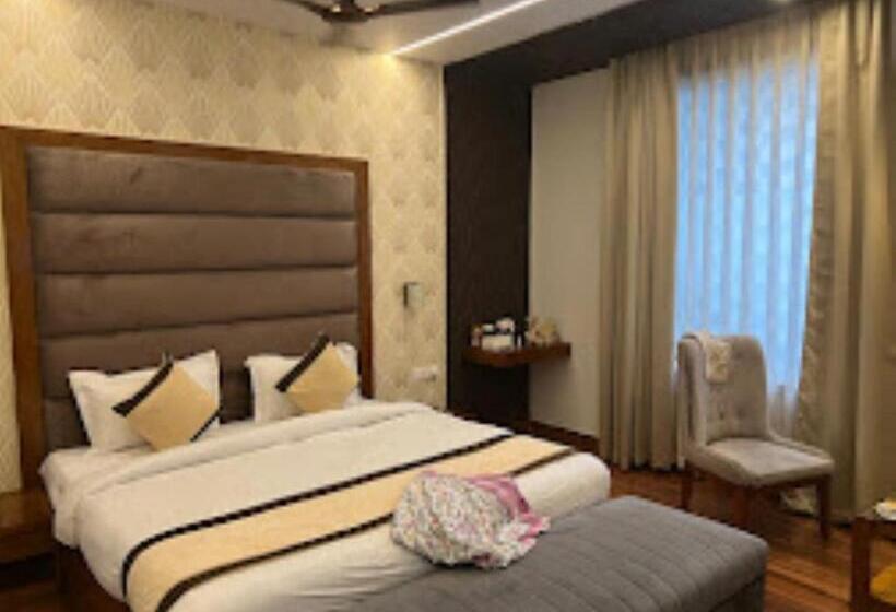 Люкс, Prime Residency,chhatarpur