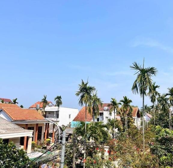 اتاق استاندارد با چشم‌انداز استخر, The Dragon Villa Hoi An