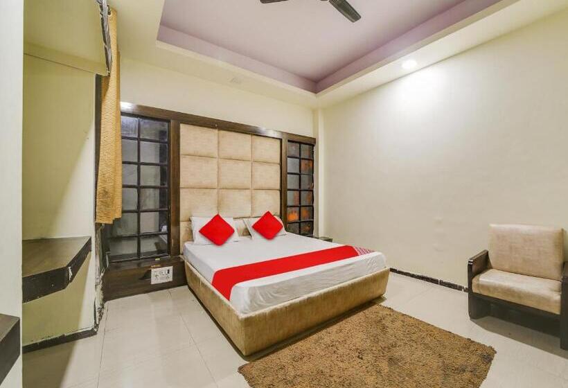 اتاق کلاسیک سه تخته, Oyo Hotel Shivalik Gold