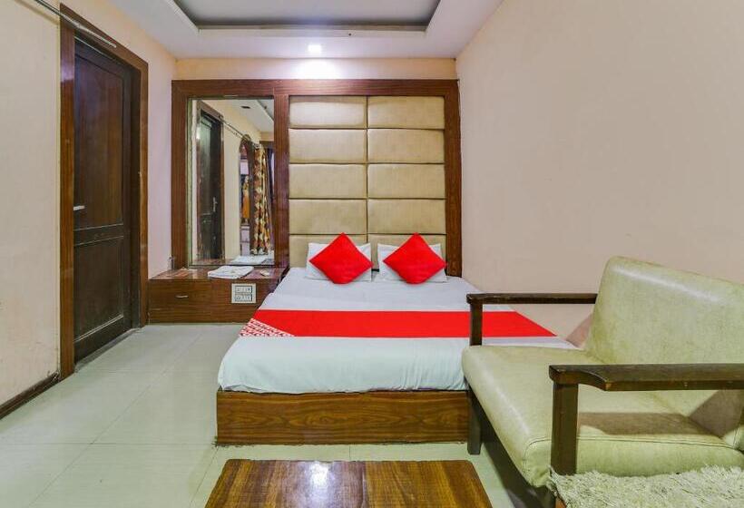 اتاق کلاسیک سه تخته, Oyo Hotel Shivalik Gold