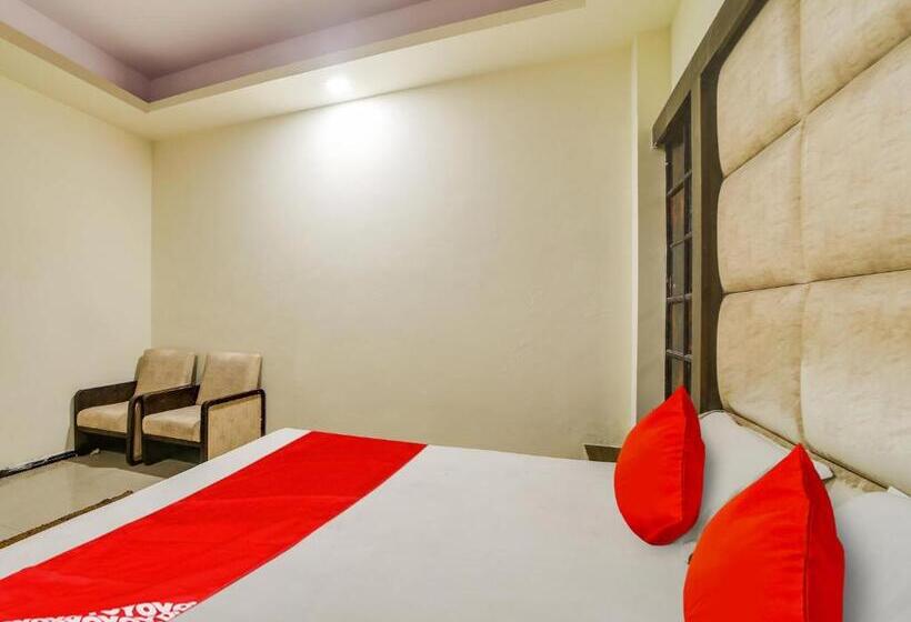 اتاق کلاسیک سه تخته, Oyo Hotel Shivalik Gold