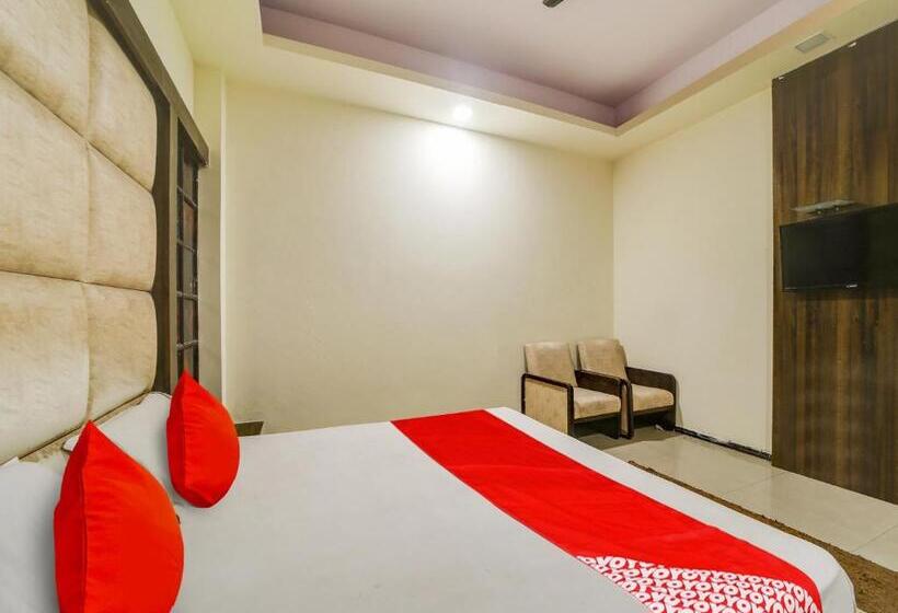 اتاق کلاسیک سه تخته, Oyo Hotel Shivalik Gold