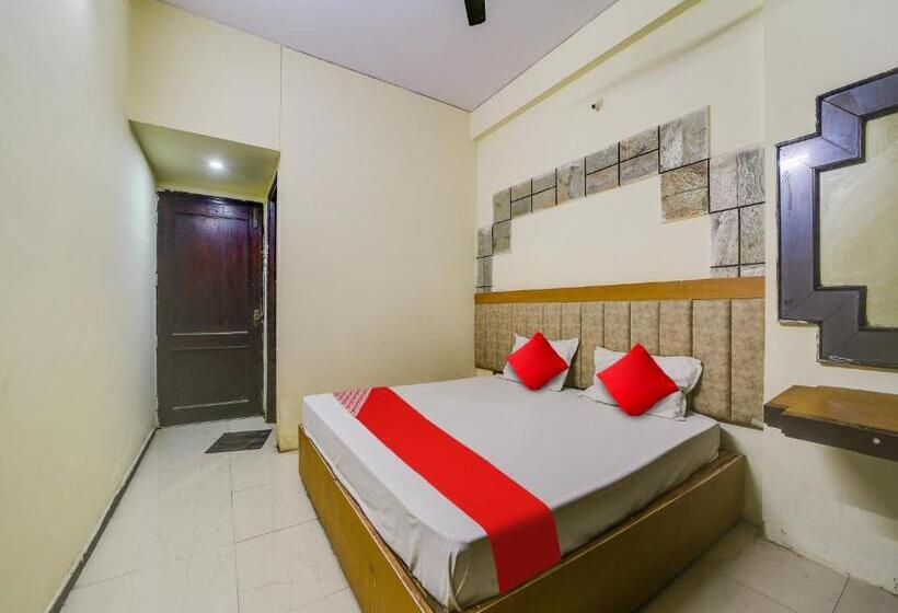 اتاق کلاسیک سه تخته, Oyo Hotel Shivalik Gold