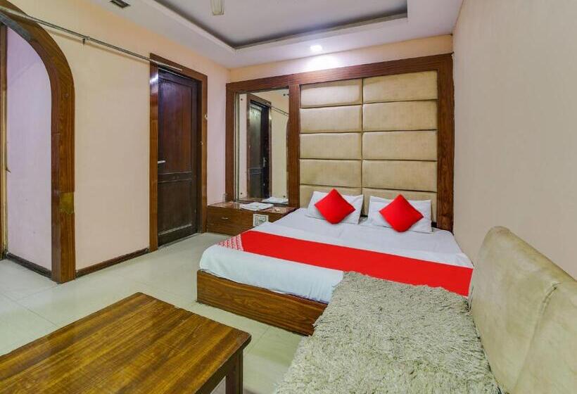 اتاق کلاسیک سه تخته, Oyo Hotel Shivalik Gold