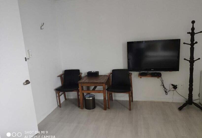 اتاق استاندارد سه نفره, Star House/星之家酒店